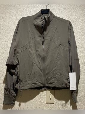 Lululemon NWT Define Relaxed Fit Luon Jacket Nomad Size 4 oversized